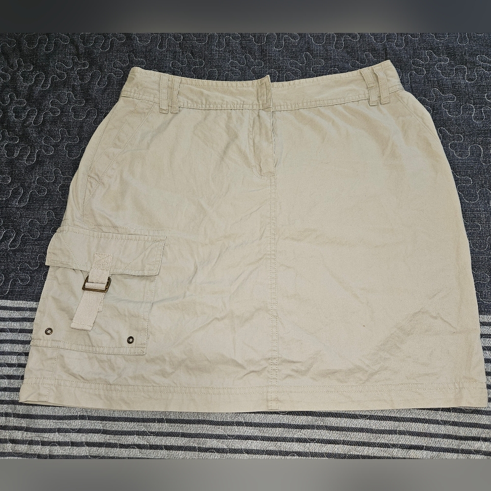 Carolina Blues Khaki Cargo Skirt with Pocket Detail size 10
